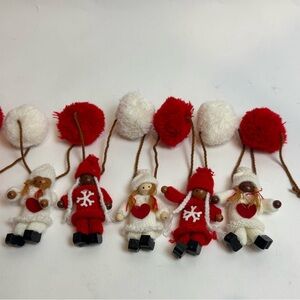 6’ Nordic Wood and Yarn Festive Red and White Christmas Garland